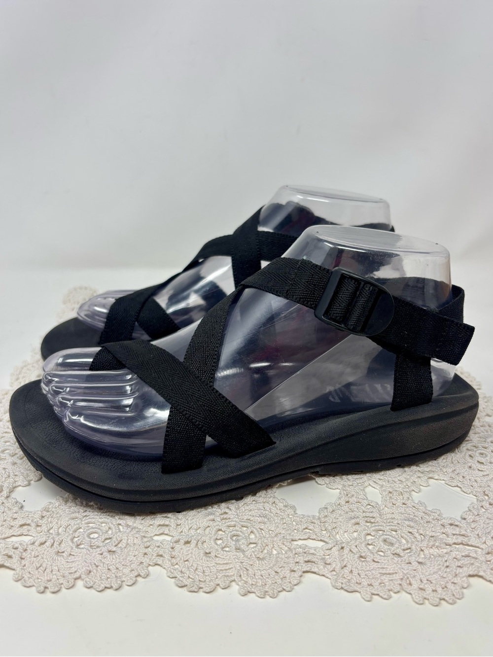 Mad Love Black Strappy Open Toe Sandals Women’s Size 7 Beachy Pool Hiking